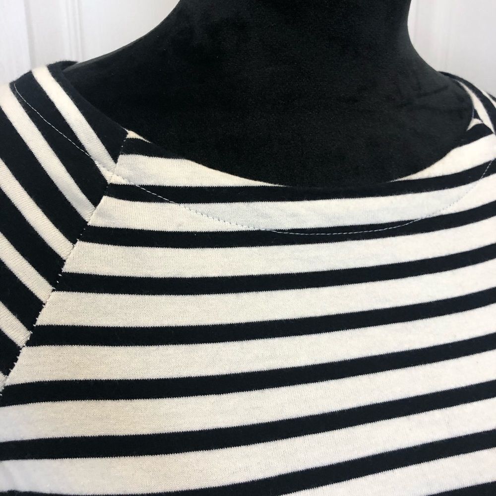 Izod black & white striped long sleeve top xsmall - Picture 2 of 8